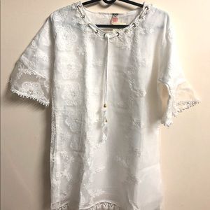 Women’s White Muslin embroidery tops. New with tag